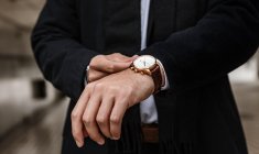Montre de luxe: au-delà d’un certain prix, la revente est taxée comme un bijou, selon le montant de cession et la durée de détention de la pièce. ( crédit photo : Getty Images )