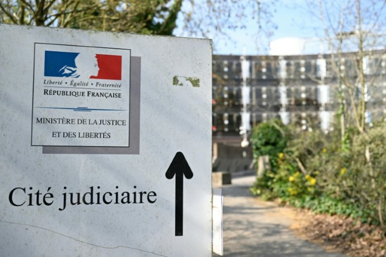 Le jugement sur le fond dans ce procès, initialement attendu le 27 mai, va vraisemblablement être reporté en attendant que la cour d'appel de Nancy se prononce sur ce point.  ( AFP / Jean-Christophe VERHAEGEN )