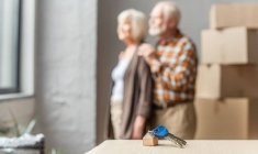 Retraite et logement social : peut-on rester dans son HLM une fois à la retraite ? / iStock.com - LightFieldStudios