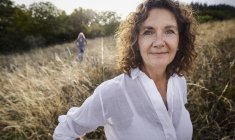 À 58 ans, Anne apprend qu’elle hérite de 135.000 € via une assurance-vie ignorée. Une surprise qui soulève des choix de transmission et d’investissement. ( crédit photo : Getty Images )