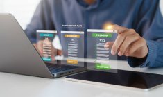 Souscription à des services financiers : un encadrement renforcé des ventes à distance / iStock.om - Khanchit Khirisutchalual