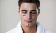 Le terme « Looksmaxxing » désigne les efforts déployés par les jeunes hommes pour optimiser leur apparence physique. (crédit: Adobe Stock/photo générée par IA)