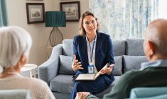 À partir de 60 ans, quelles aides financières et services pour les seniors ? / iStock.com - Ridofranz