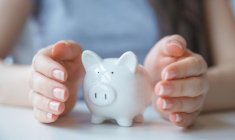 72% des Français sous-assurés ont perdu de l’argent en 2025, faute de couverture adaptée: un manque à gagner moyen de 470 euros par an. ( crédit photo : Getty Images )