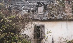 Immeuble en déshérence : comment racheter un bien abandonné par son propriétaire ? / iStock.com - Nataliia Shcherbyna