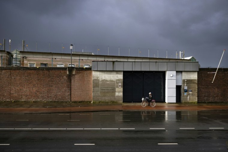 L'extérieur du centre de détention de la CPI, au lendemain de l'arrivée de l'ancien président philippin Rodrigo Duterte, à Scheveningen, un quartier de La Haye, le 13 mars 2025 aux Pays-Bas ( ANP / Ramon van Flymen )